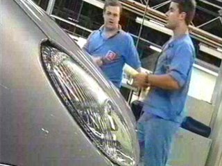 TRABAJADOR AUTOMOVIL 04
